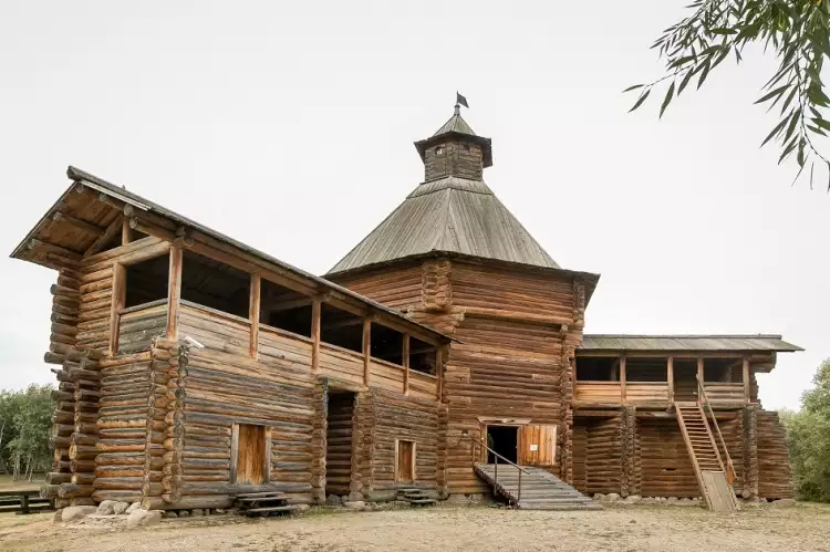 Открытие сезонных экспозиций. Моховая башня Сумского острога