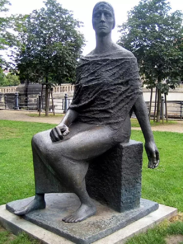 Фриц Кремер. Скульптура «О, Германия, скорбная Мать», 1960-1967