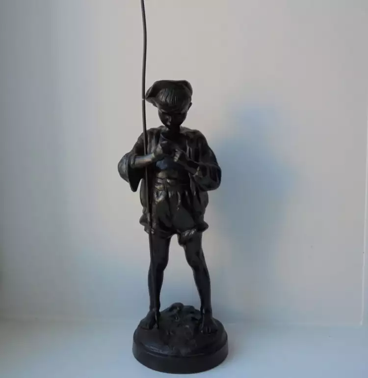 Рыбачок, скульптура. Каслинское литье Рыбачок, скульптура. Каслинское литье