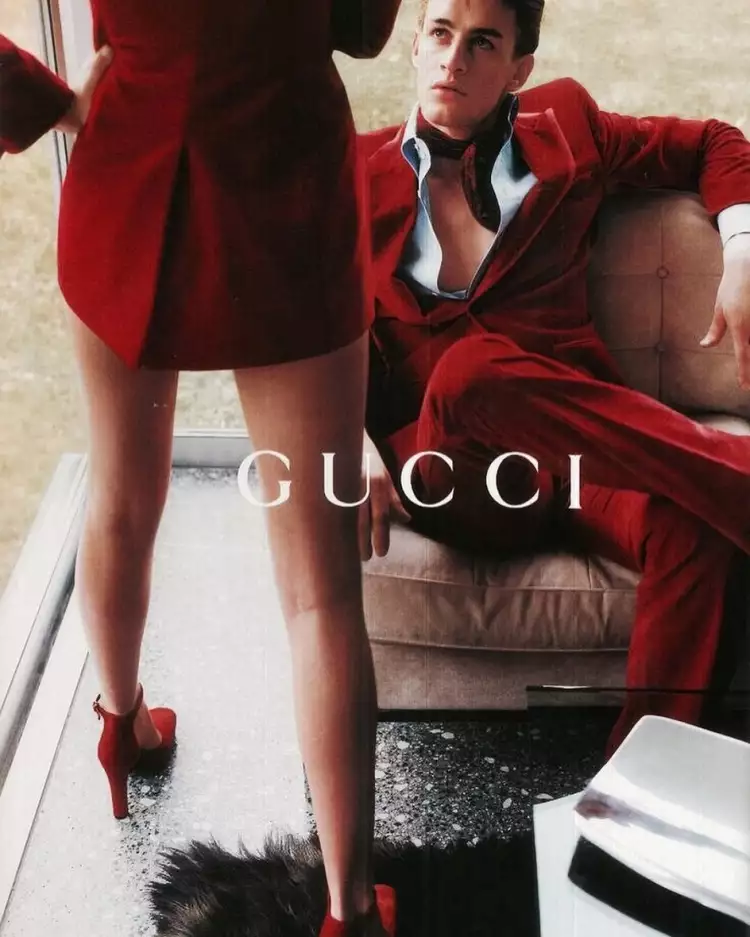 Modefotografie. Mario Testino. Ein Foto für eine Gucci-Werbung, 1996 Modefotografie. Mario Testino. Ein Foto für eine Gucci-Werbung, 1996
