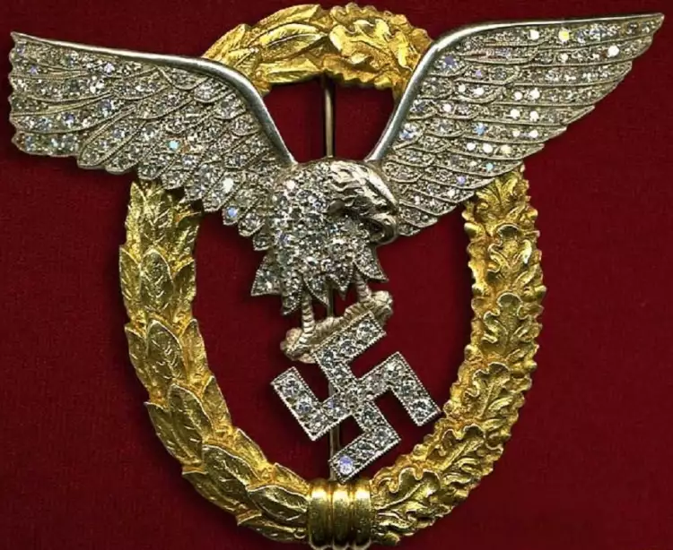 Бриллиантовая брошь Люфтваффе