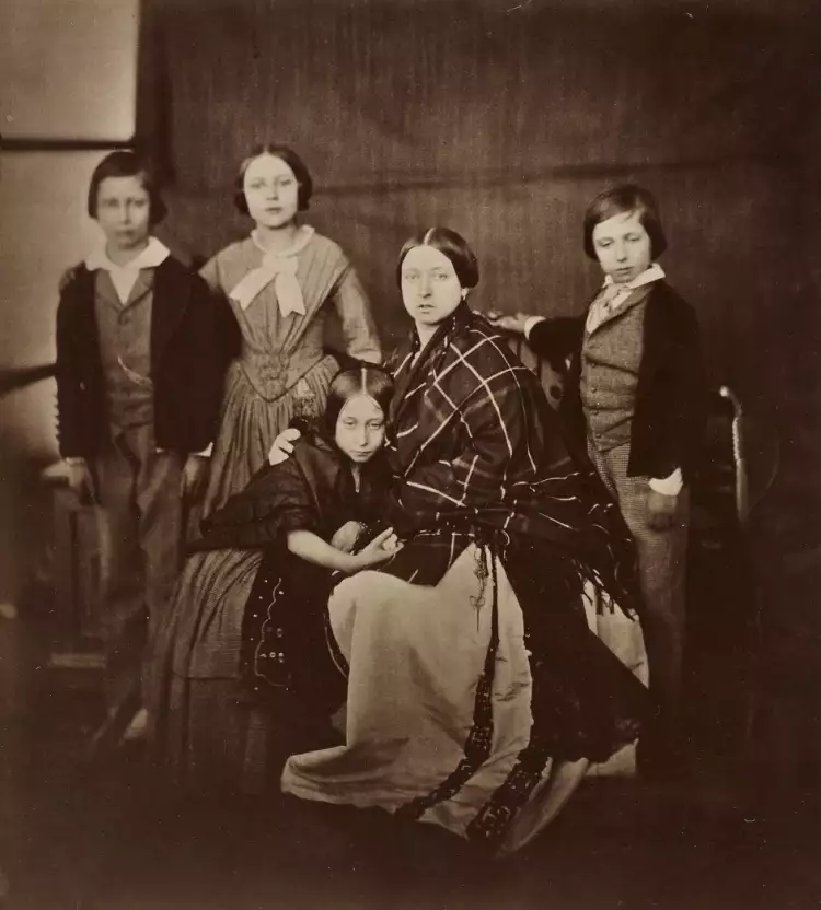 Семейная фотография. Роджер Фентон. «Королева Виктория с детьми», 1854
