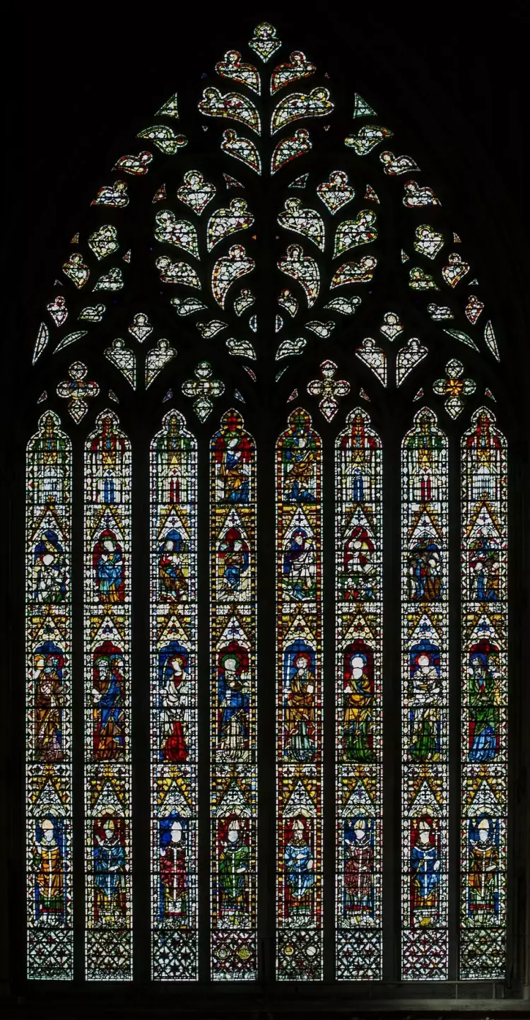 Glasmalerei. Glasmalerei-Fenster der gotischen Kathedrale von York, 13. Jahrhundert Glasmalerei. Glasmalerei-Fenster der gotischen Kathedrale von York, 13. Jahrhundert