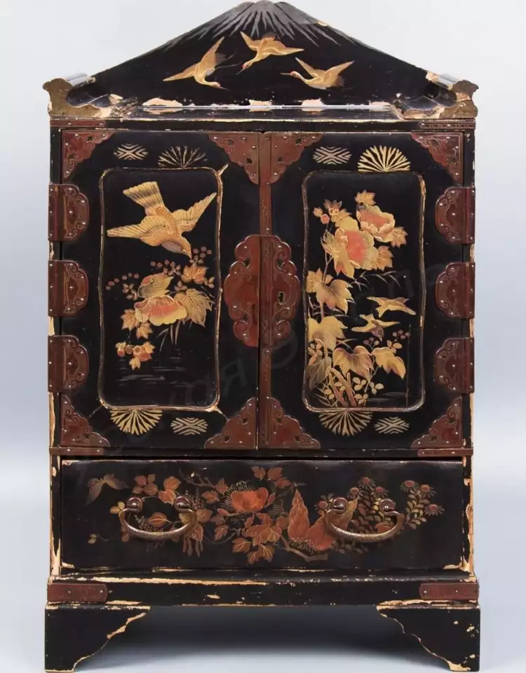 Японский стиль интерьера. Японский шкаф, начало XX века