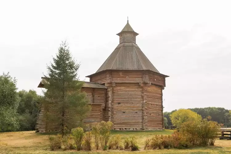 Открытие сезонных экспозиций. Моховая башня Сумского острога