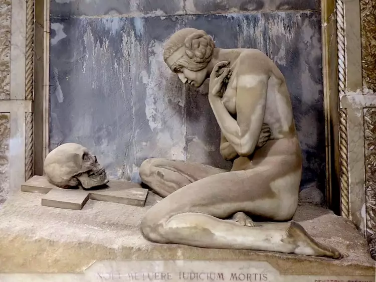 Искусство на кладбище. Созерцание Смерти. Кладбище Стальено в Генуя. Италия