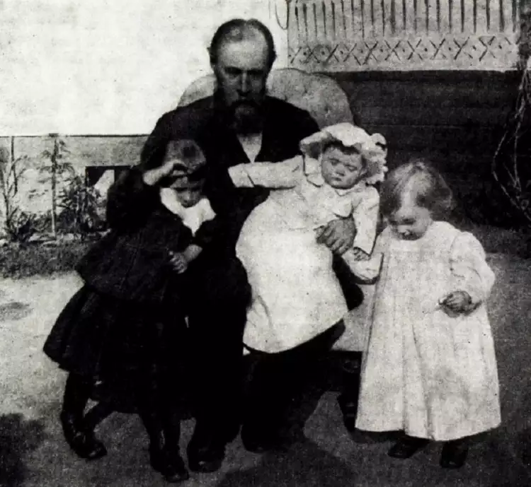 Павел Третьяков. Василий Худяков. Фотография Павел Третьяков с внучками, 1893 Павел Третьяков. Василий Худяков. Фотография Павел Третьяков с внучками, 1893