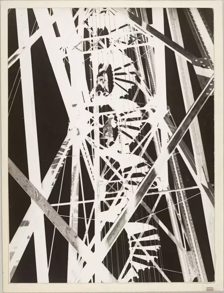 László Moholy-Nagy. Pont Transbordeur, Marseille, 1929 László Moholy-Nagy. Pont Transbordeur, Marseille, 1929