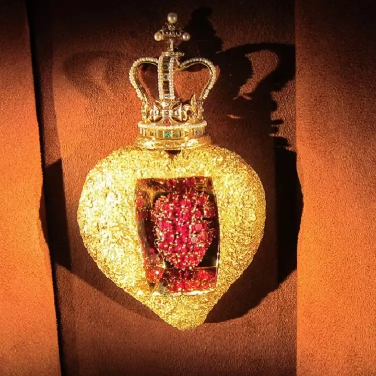 Сальвадор Дали. «Пульсирующее сердце»