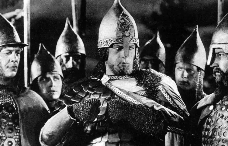 Орден Александра Невского. Кадр из фильма Сергея Эйзенштейна «Александр Невский», 1938 Орден Александра Невского. Кадр из фильма Сергея Эйзенштейна «Александр Невский», 1938