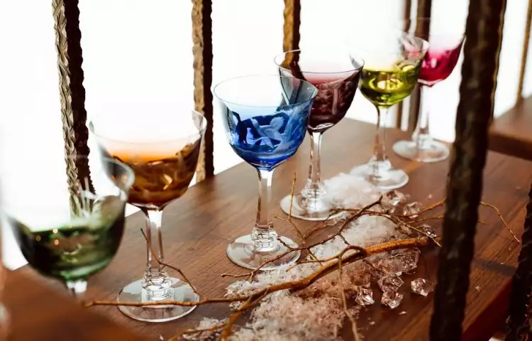 Цветные бокалы Moser из экспозиции музея Цветные бокалы Moser из экспозиции музея