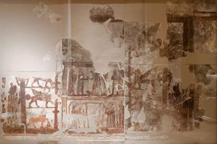La fresque. La peinture du palais de Zimri-Lim. 17e siècle avant J.-C. La fresque. La peinture du palais de Zimri-Lim. 17e siècle avant J.-C.