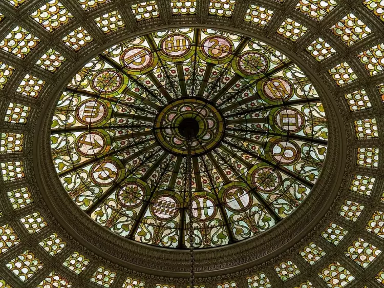 Glasmalerei. Kuppel des Kulturzentrums in Chicago, 1897 Glasmalerei. Kuppel des Kulturzentrums in Chicago, 1897