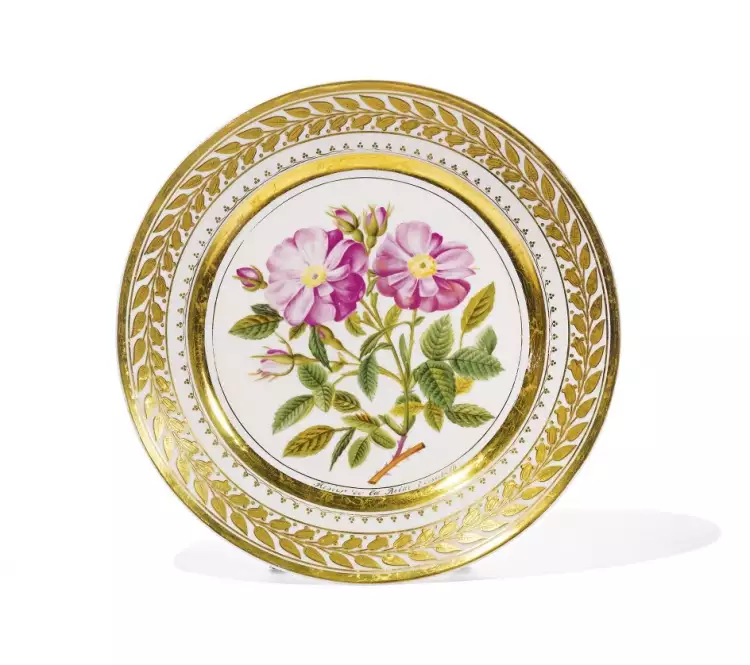 Фарфоровый завод Юсупова. Тарелки из серии «Розы»