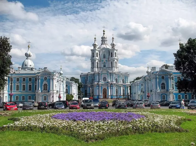 Bartolomeo Francesco Rastrelli. Monastère Smolny à Saint-Pétersbourg, 1748-1764 Bartolomeo Francesco Rastrelli. Monastère Smolny à Saint-Pétersbourg, 1748-1764