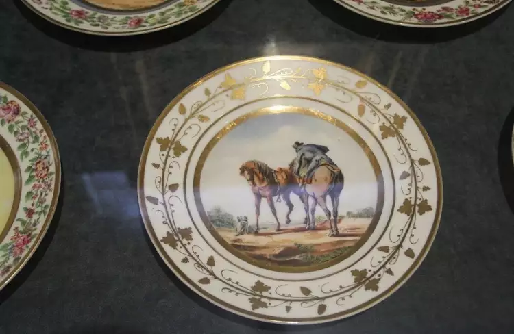 Юсуповский фарфоровый завод. Тарелка «Всадник», 1815