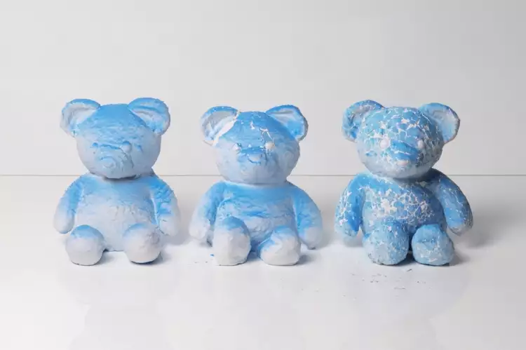 Дэниел Аршам. Гипсовые медведи Дэниэла Аршама