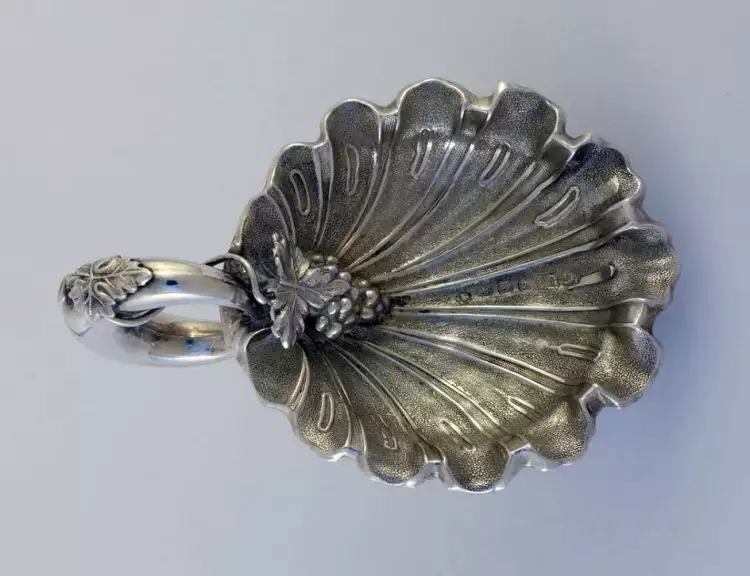 Английское серебро: Серебряная ложка-кэдди. Джордж Юнит, 1900