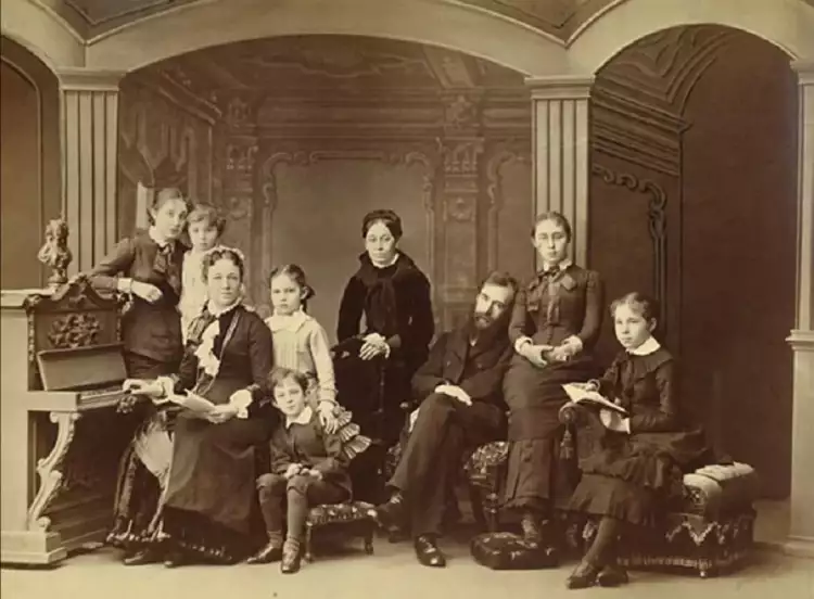 Павел Третьяков. Фотография Семья Третьяковых, 1884 Павел Третьяков. Фотография Семья Третьяковых, 1884