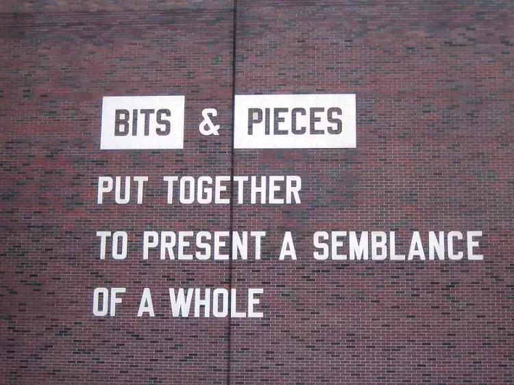 Le conceptualisme. Lawrence Weiner. Bits and pieces put together to present a semblance of a whole, 2005 Le conceptualisme. Lawrence Weiner. Bits and pieces put together to present a semblance of a whole, 2005