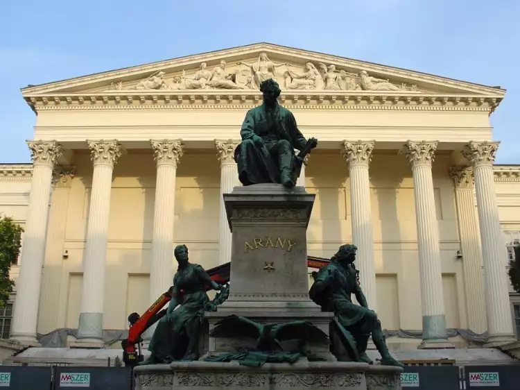 Алайош Штробль. Памятник Яношу Арани, 1893