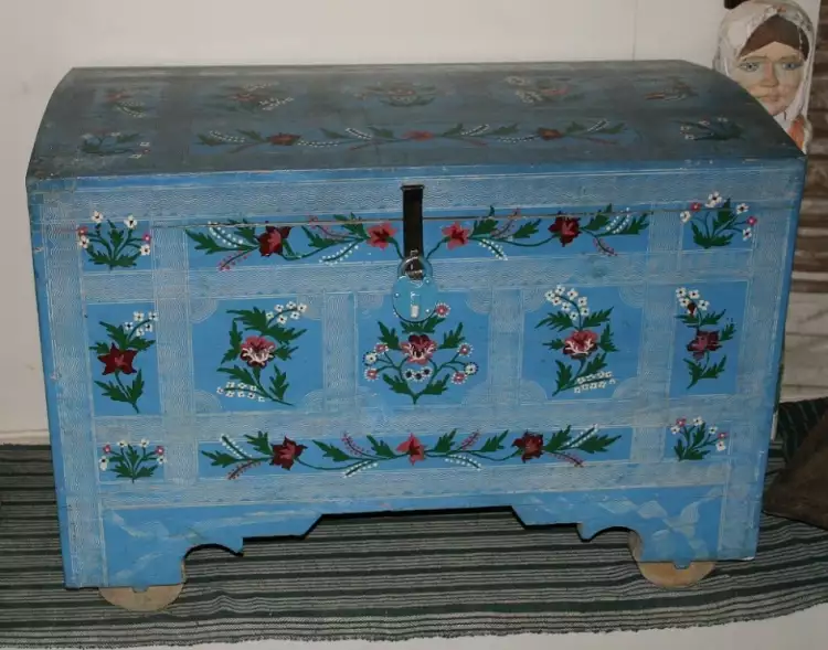 Оговская роспись. Сундук из Огово