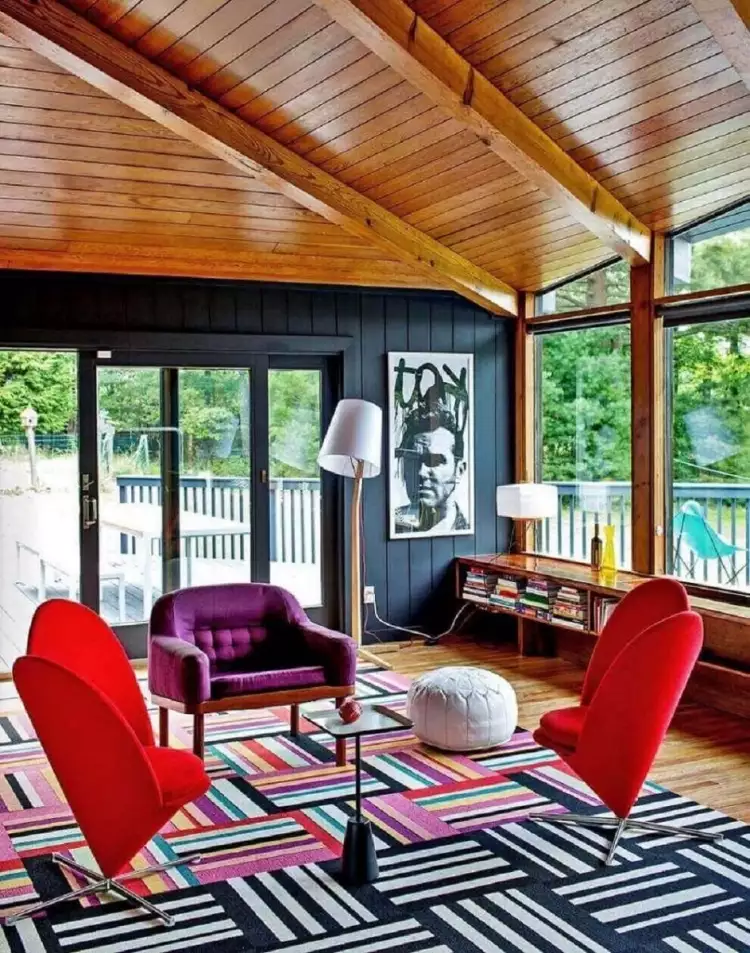 Der Postmoderne in der Innenarchitektur. Sessel und Textilien im Stil der Postmoderne Der Postmoderne in der Innenarchitektur. Sessel und Textilien im Stil der Postmoderne