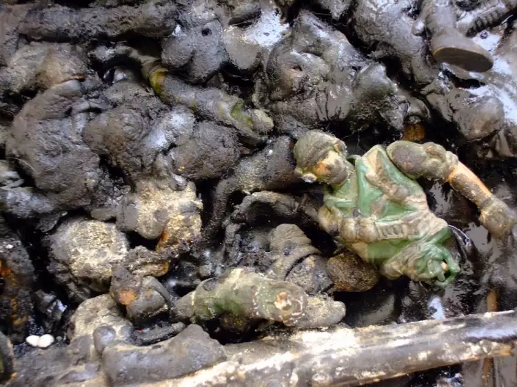 Современное искусство. Лю Вэй. Несварение желудка