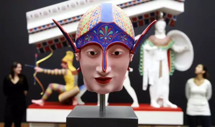 Древнегреческие статуи в цвете. Голова воина с фронтона храма Афайи (5 век д. н. э.) Древнегреческие статуи в цвете. Голова воина с фронтона храма Афайи (5 век д. н. э.)