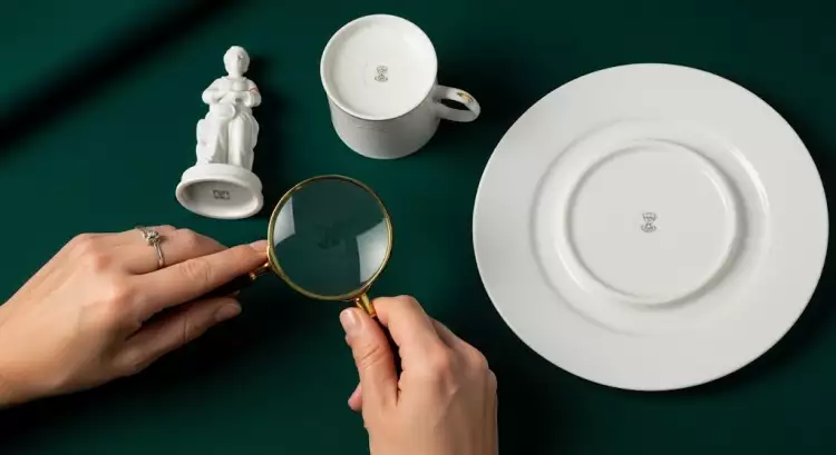 Клейма на фарфоре: как определить завод и ценность предмета