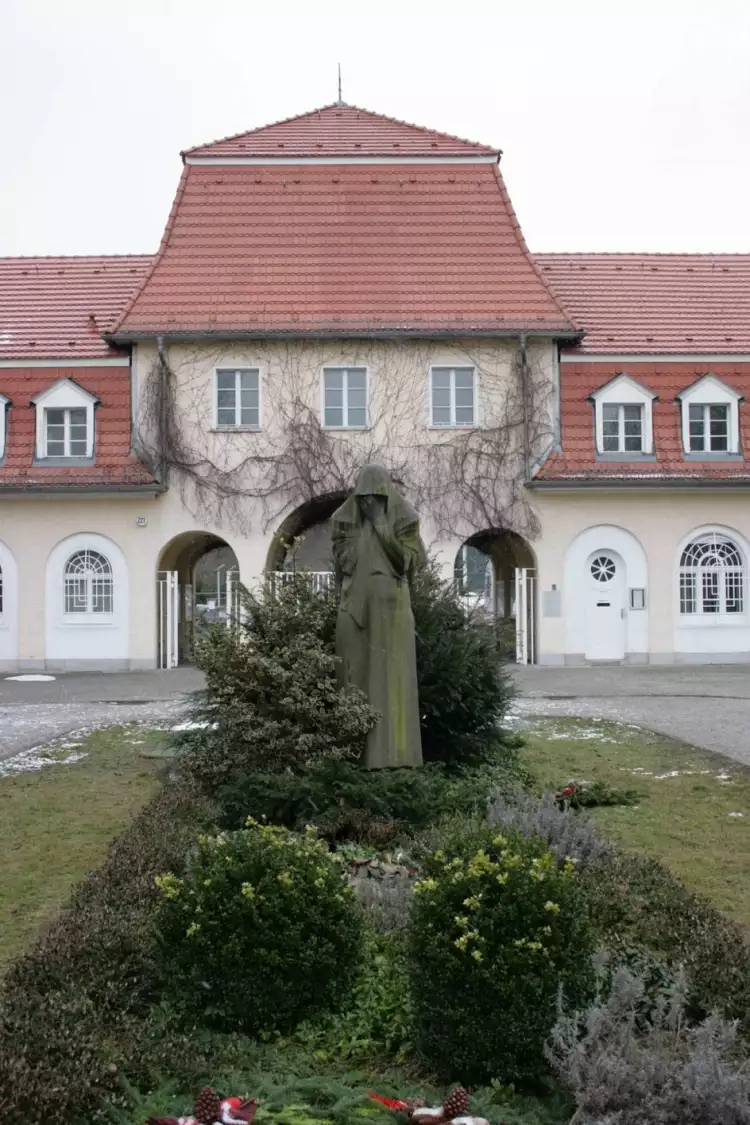 Фриц Кремер. Скульптура «Скорбящая», 1947-1948