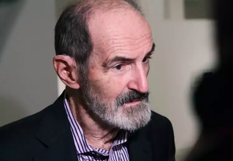 Эрик Булатов. Фотография художника, примерно 2014