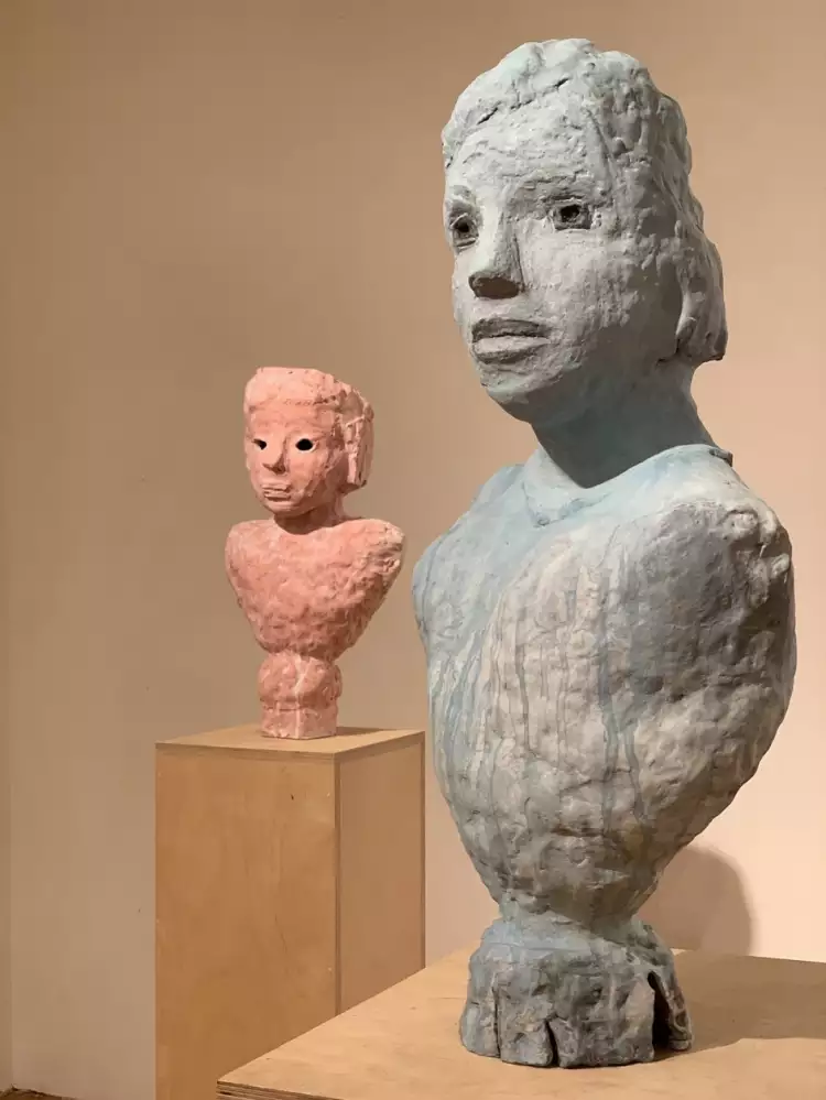 Элиза Сигел. Голубой и розовый бюсты