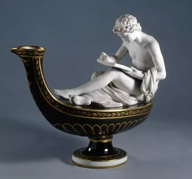 Мягкий фарфор. Светильник Севрской мануфактуры, 1780 Мягкий фарфор. Светильник Севрской мануфактуры, 1780