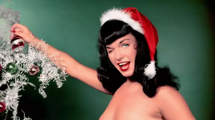 Бетти Пейдж на развороте журнала Playboy, 1955