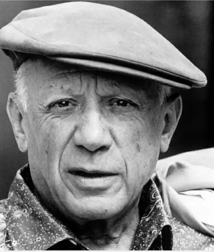 10 most famous Spanish artists. Pablo Picasso. Photo portrait, 1962 10 most famous Spanish artists. Pablo Picasso. Photo portrait, 1962