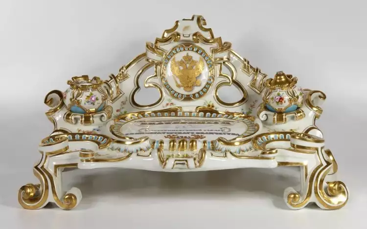 Русский фарфор. ИФЗ. Чернильный прибор, около 1825. Собрание Эрмитажа
