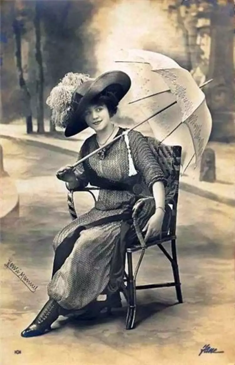 Элегантный женский наряд