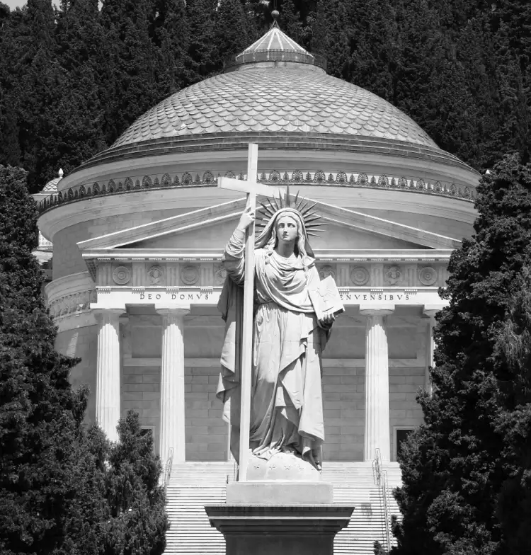 Искусство на кладбище. Кладбище Стальено