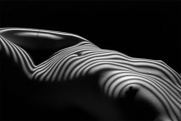 Ню в фотографии. Люсьен Клерг. Фото из серии «Обнаженные зебры»