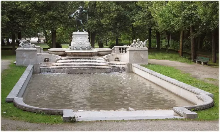 Адольф фон Хильдебранд. Фонтан «Отец-Рейн», 1897-1903 Адольф фон Хильдебранд. Фонтан «Отец-Рейн», 1897-1903