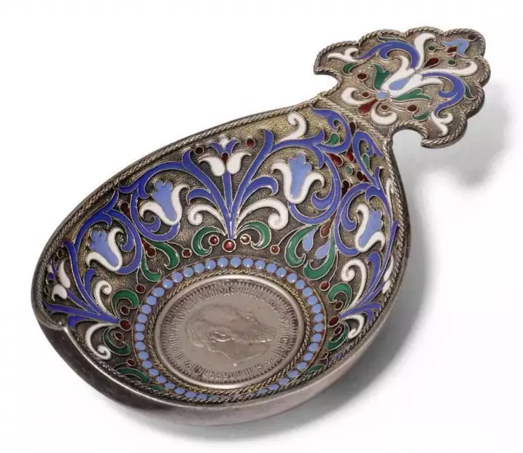 Старинное серебро с эмалью. Фирма братьев Грачевых. Ковш, XIX век