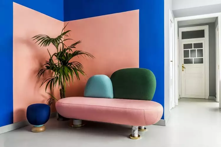 Der Postmoderne in der Innenarchitektur. Postmodernismus Stil Eingangshalle Interieur Der Postmoderne in der Innenarchitektur. Postmodernismus Stil Eingangshalle Interieur