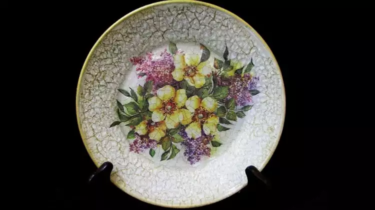 Декупаж. Обратный декупаж стеклянной тарелки, XXI век