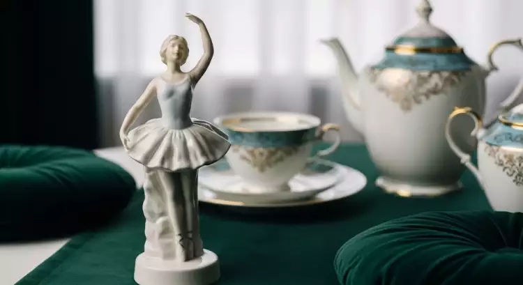 Как продать фарфор в Телеграм: от советских статуэток до европейских сервизов