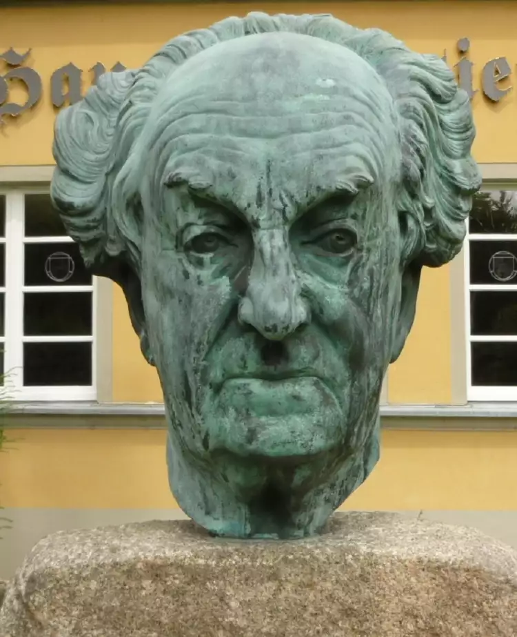 Арно Брекер. Бюст Герхарта Хауптмана, 1988