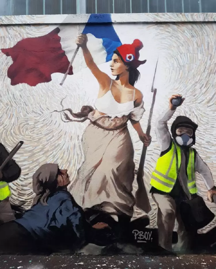 Свобода, ведущая народ