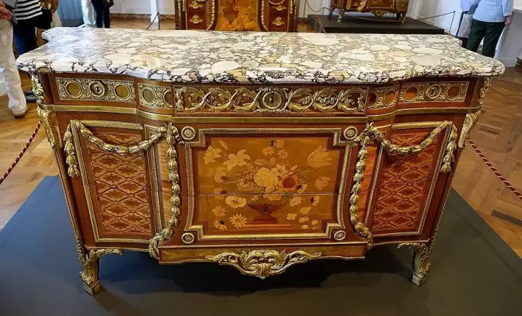 Marketerie. Jean-Henri Risener. Französische Kommode, 1776