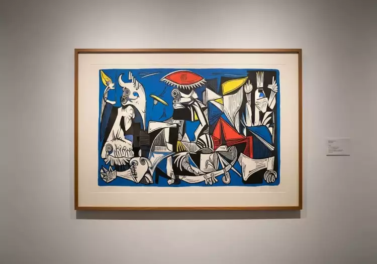 Цветная линогравюра Пабло Пикассо, демонстрирующая смелую работу с большими цветовыми плоскостями и выразительной линией.