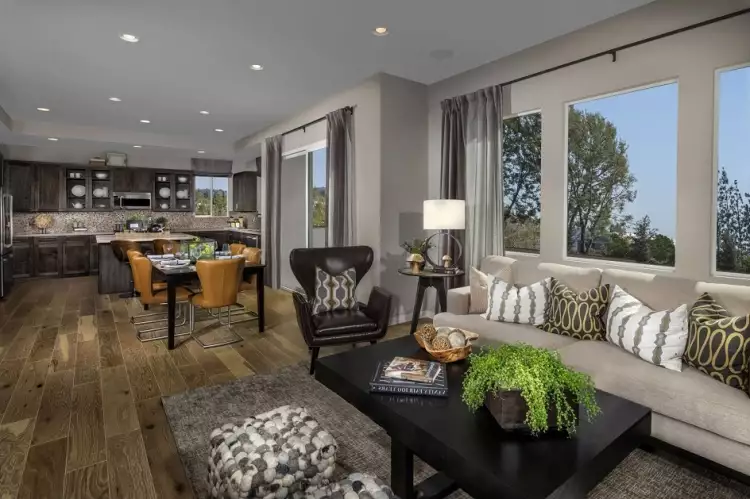 Фьюжн. Интерьер в стиле фьюжн, студия с большими окнами